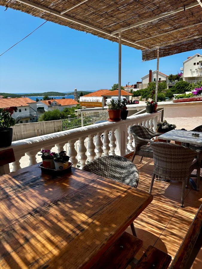 Luka'S Lodge Guesthouse & Hostel Хвар Екстер'єр фото