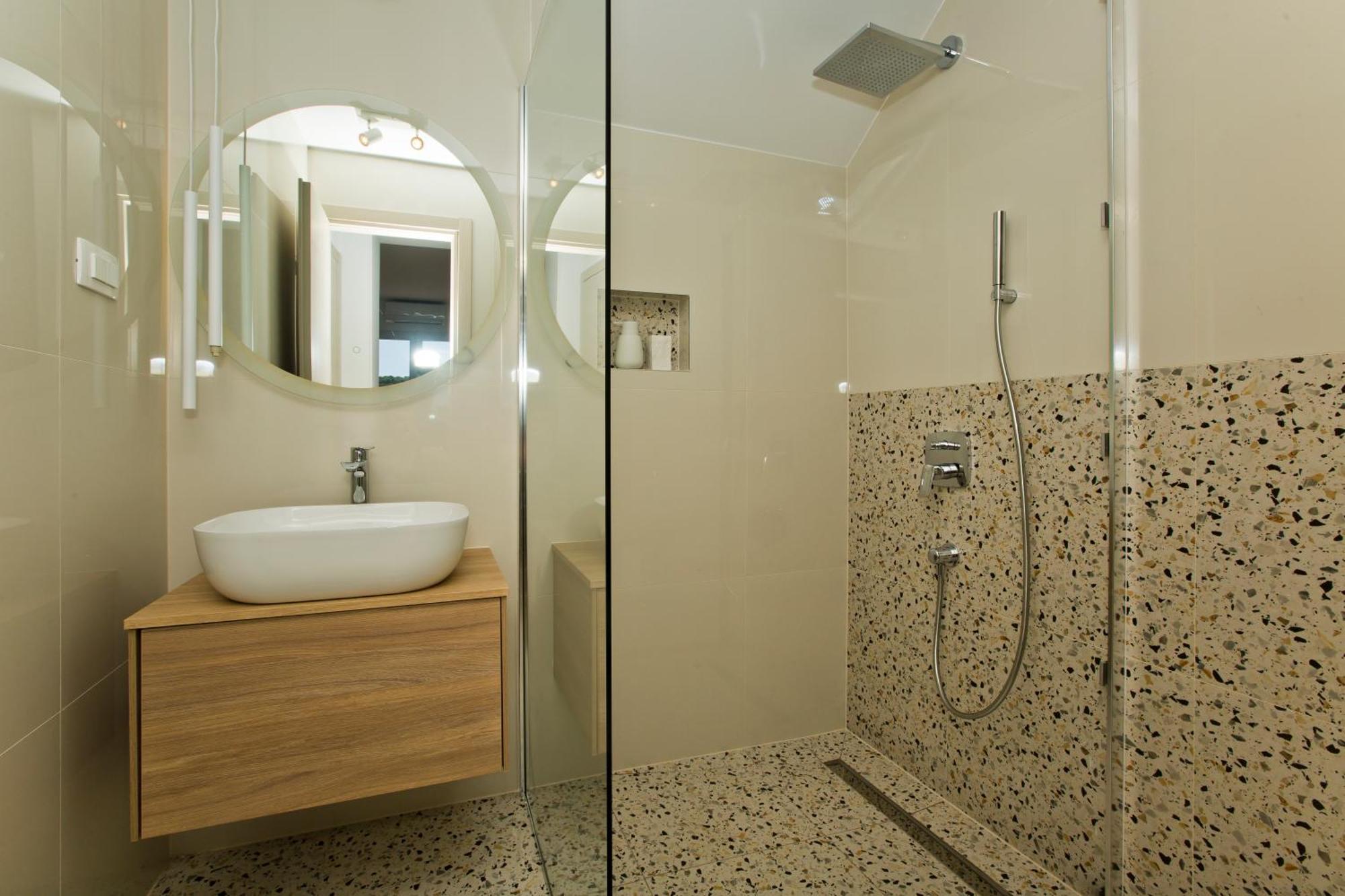 Luka'S Lodge Guesthouse & Hostel Хвар Екстер'єр фото
