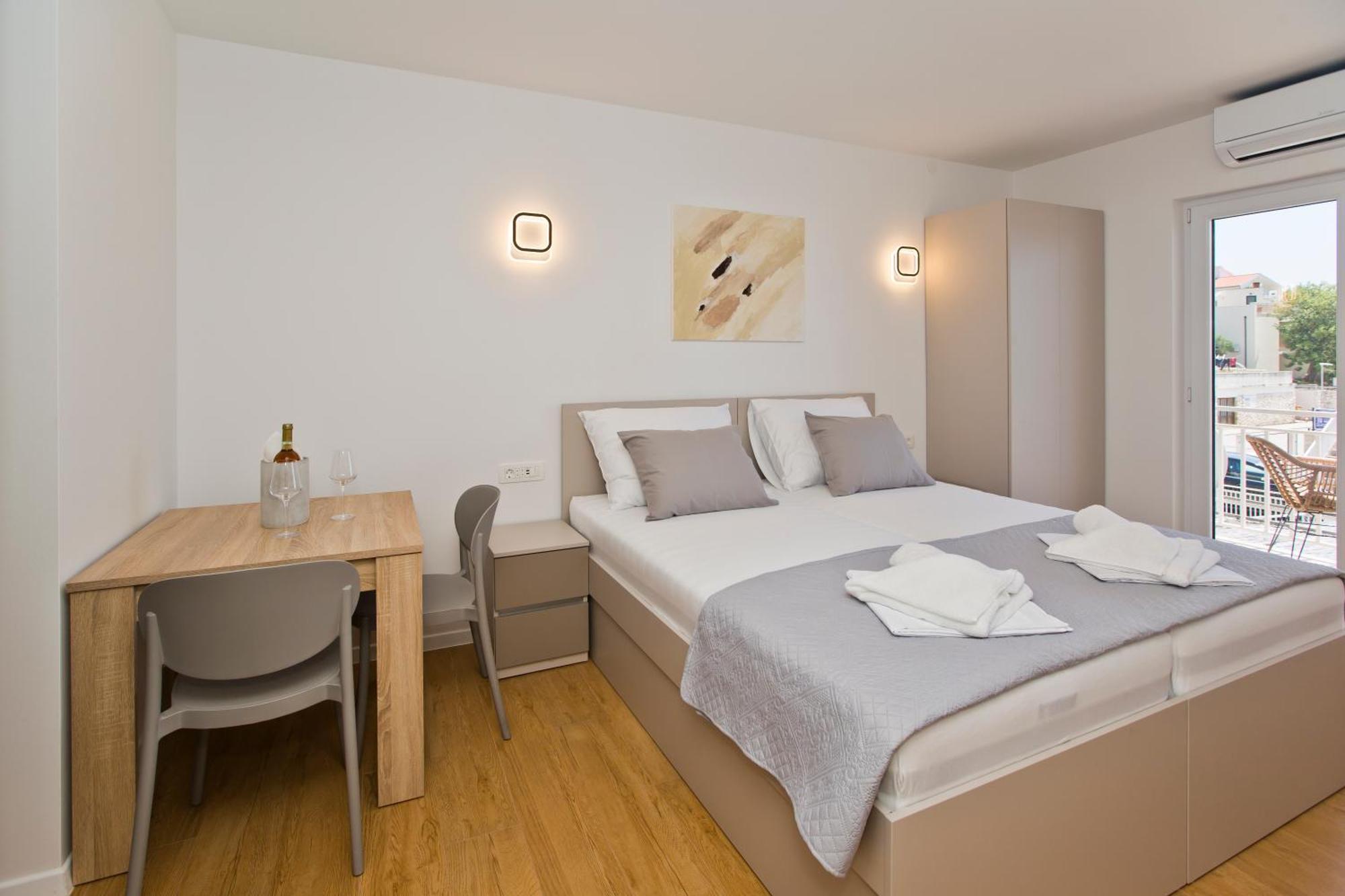 Luka'S Lodge Guesthouse & Hostel Хвар Екстер'єр фото