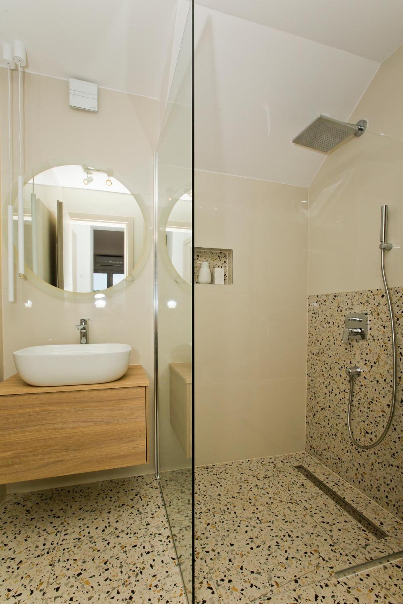 Luka'S Lodge Guesthouse & Hostel Хвар Екстер'єр фото