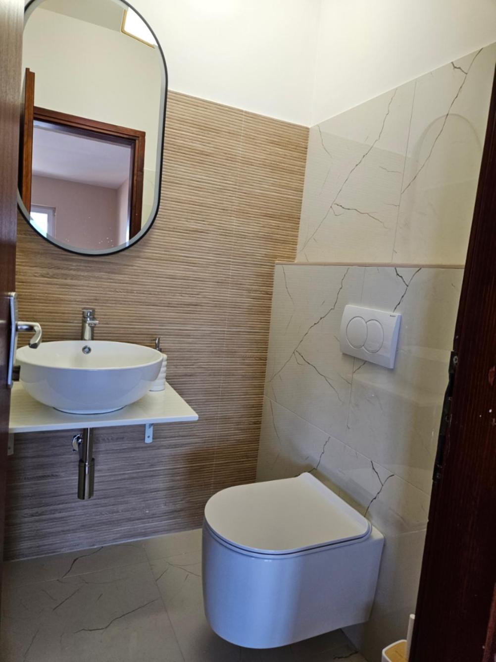 Luka'S Lodge Guesthouse & Hostel Хвар Екстер'єр фото