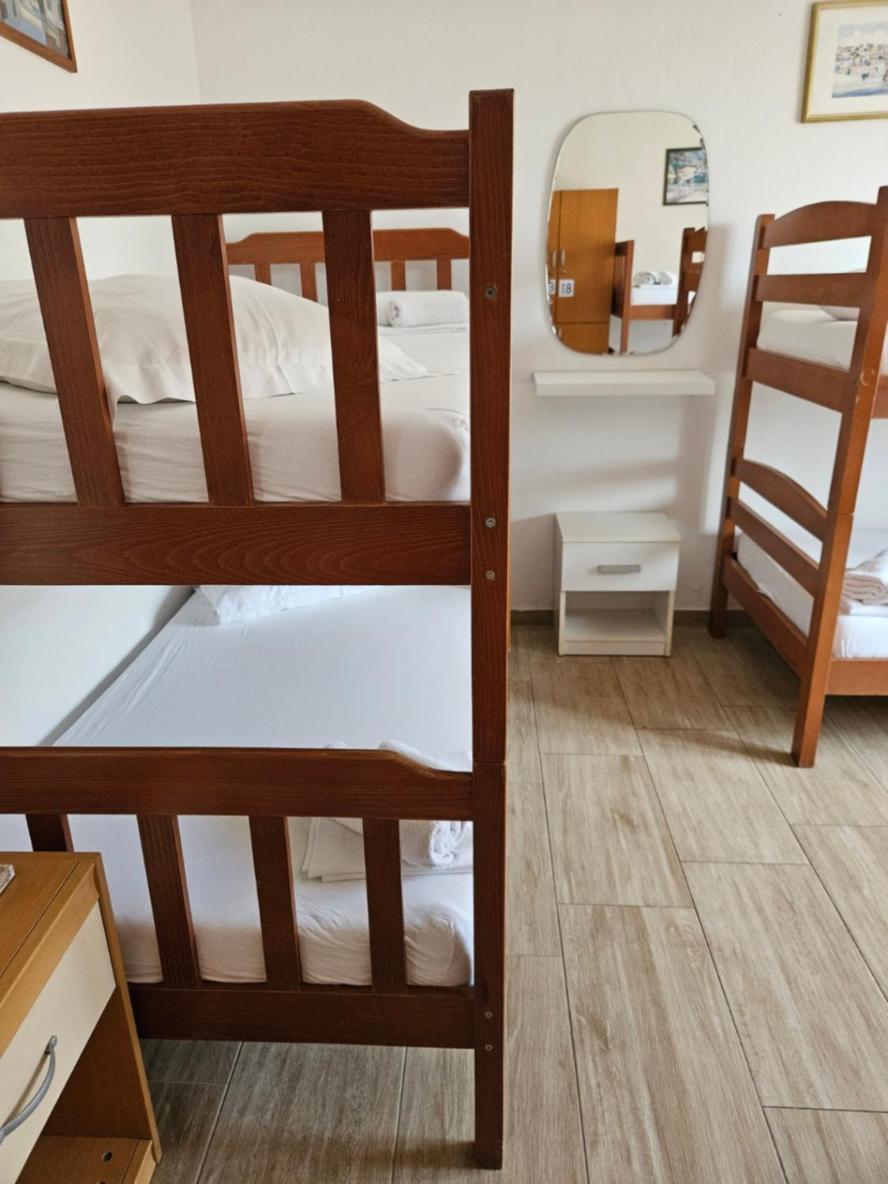 Luka'S Lodge Guesthouse & Hostel Хвар Екстер'єр фото