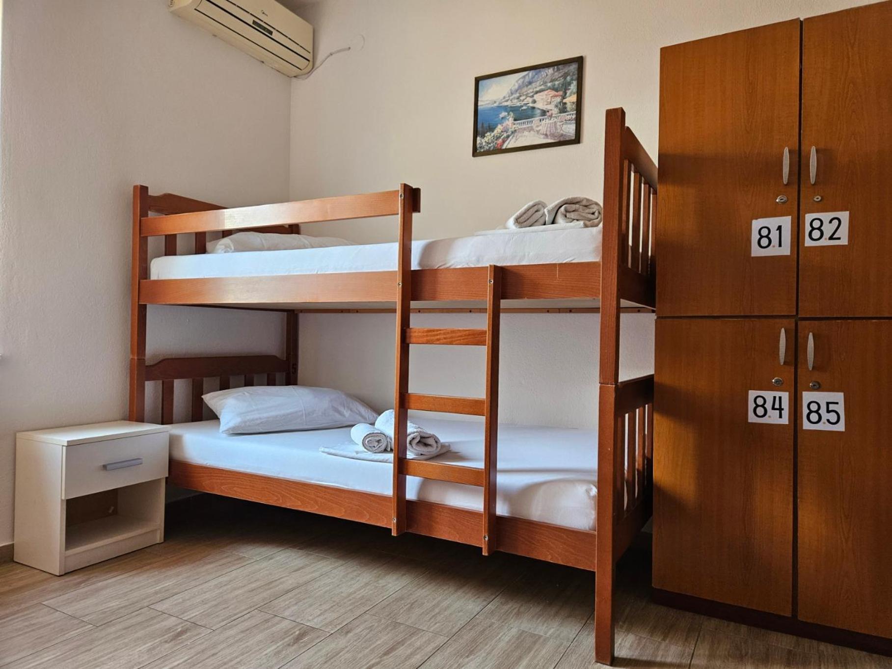 Luka'S Lodge Guesthouse & Hostel Хвар Екстер'єр фото